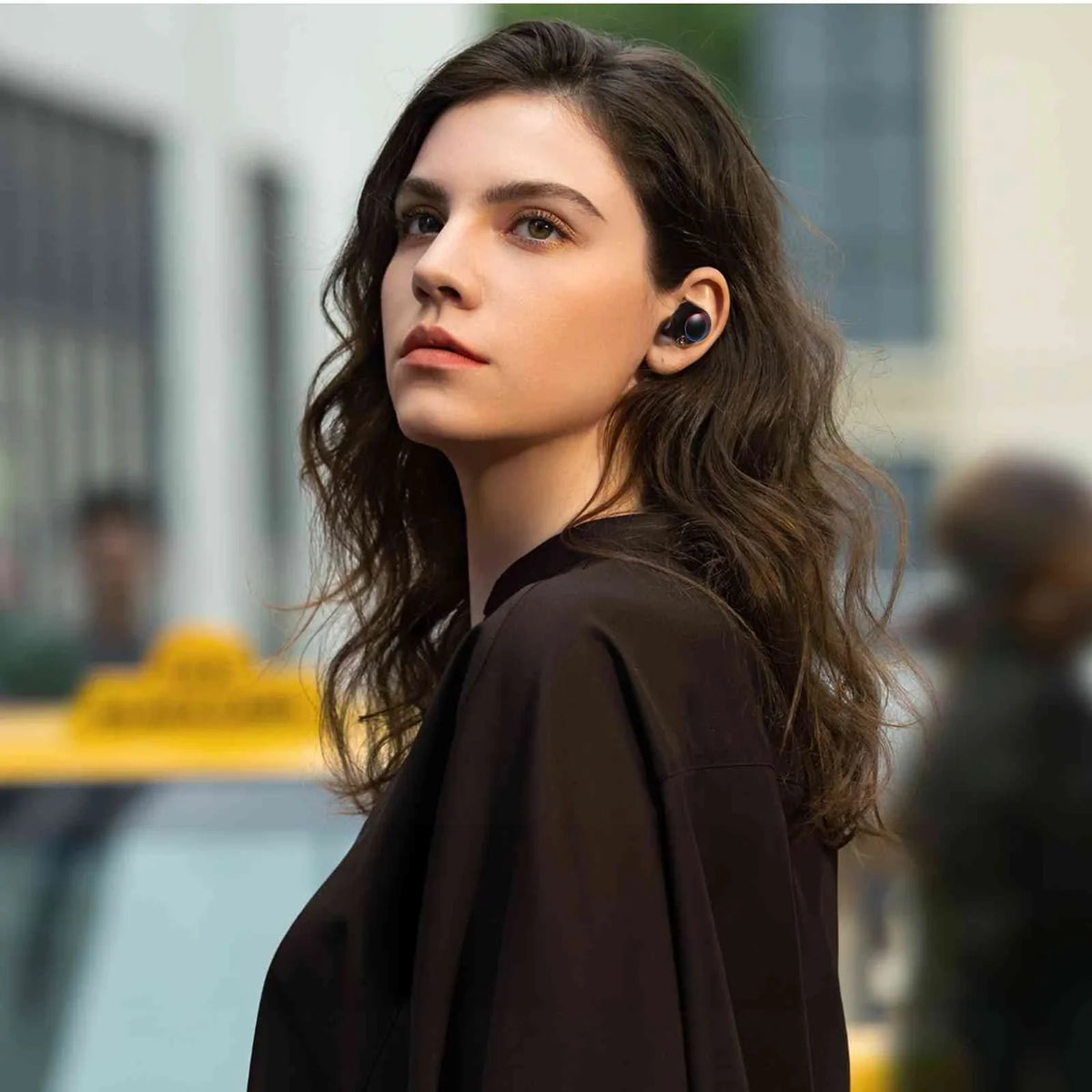 Connection, + True Bluetooth with Case, 5.2 Yoga Charging Connect, Compatible Bass Bluetooth Lenovo Smart Wireless Boost IPX5 Tab Black, Earbuds Balanced, Water UrbanX Resistance, Dual