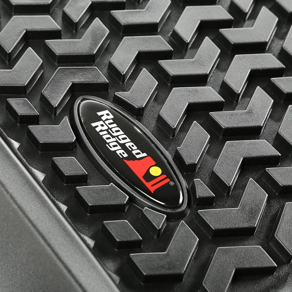 Rugged by | RealTruck Wrangler | Floor TJ/LJ Compatible 12920.11 | 1997-2006 Front with Liner, Jeep Ridge